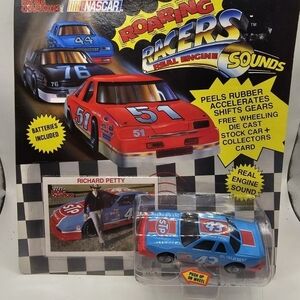 1990 NASCAR Racing Champions 1:64 Roaring Racers Richard Petty #43 STP *READ*